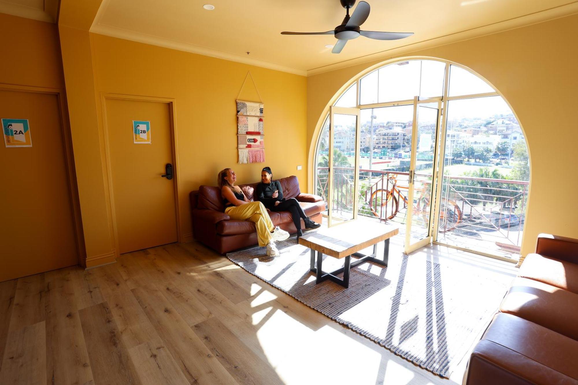 Mad Monkey Hostel Coogee Beach Randwick Exterior foto